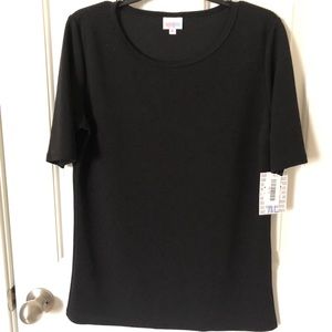 NWT stretchy Gigi lularoe top